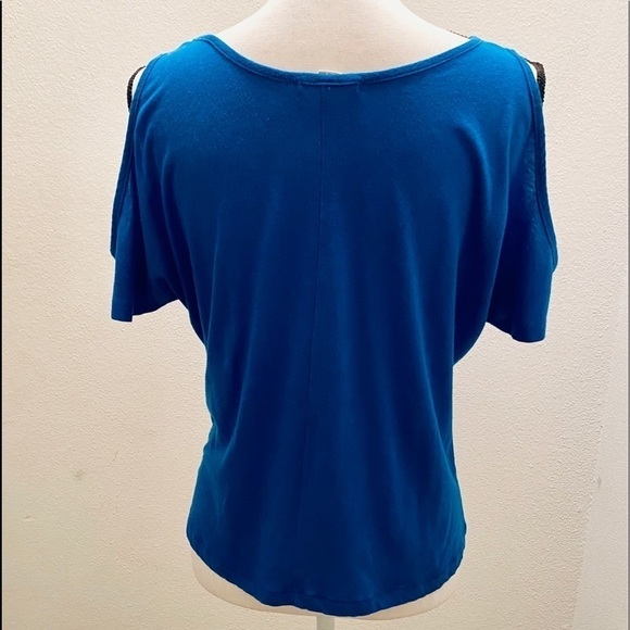 Forever 21 Royal Blue Cold Shoulder Top Size Small - Picture 6 of 7